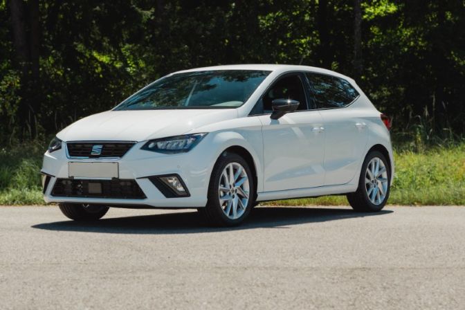 SEAT%20Ibiza%20FR%20-%20White%20Edition